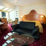 Business-hotel Stockinger מלון 4*